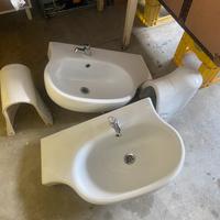 Lavandini bagno con rubinetti