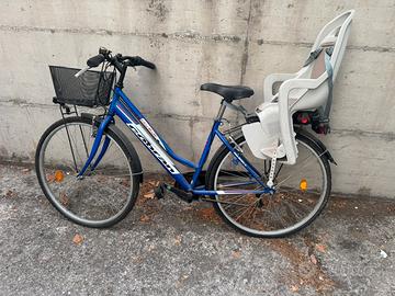 Bicicletta Cobran donna con cestino e seggiolino