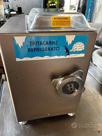 Tritacarne refrigerato 22