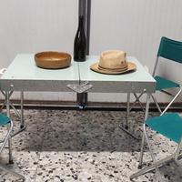 tavolo con sedie vintage