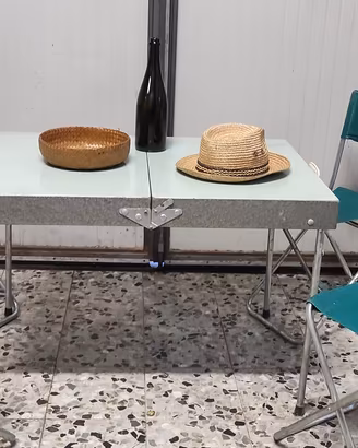 tavolo con sedie vintage
