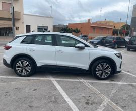 Suv Audi Q 4 E Tron 40 Evo tecnologia sportività