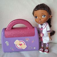 Bambola con accessori