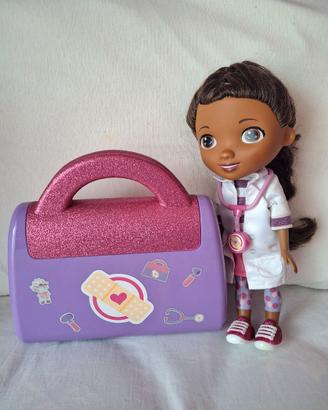 Bambola con accessori