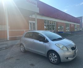 Toyota Yaris 1.0 5 porte