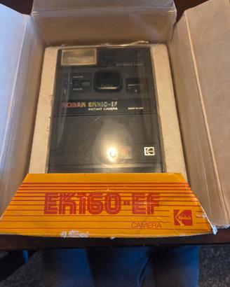 Fotocamera istantanea vintage Kodak EK160-EF