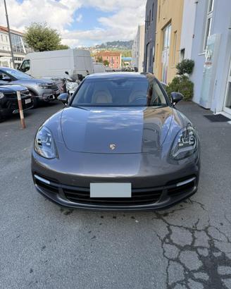 Porsche panamera 4