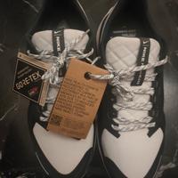 Scarpe Nike nuove cartellino errore numero