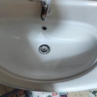 lavandino con rubinetto 50/60 euro 