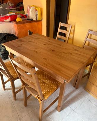 Tavolo in legno ikea