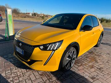 Peugeot 208 Gt line 1.2 PureTech 130EAT8