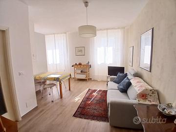 Bilocale ristrutturato con vista mare