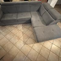 Divano angolare Mondo Convenienza come nuovo