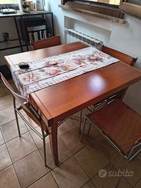 tavolo allungabile + 4 sedie