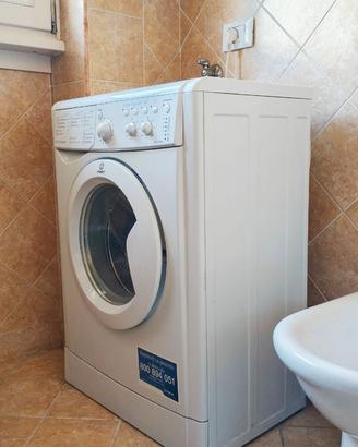 Lavatrice Indesit slim 42 cm – 5 kg, 1000 giri