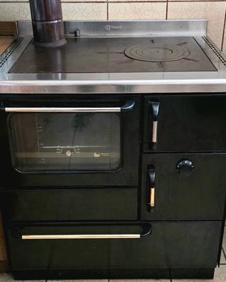 Spargher cucina con forno a legna riscaldamento 