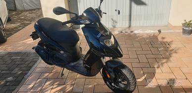 Scooter piaggio Thyphoon