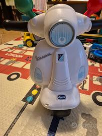 vespa chicco bianca