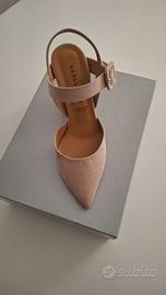 Scarpa aperta con tacco alto