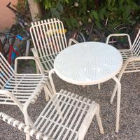 4 sedie e tavolo di ferro per giardino 