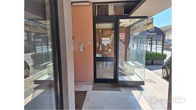 Attività / Licenza di 27 m² a Montecatini-Terme