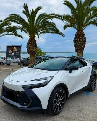 TOYOTA C-HR  2.0 HEV AWD-I GR SPORT PREMIERE 4x4