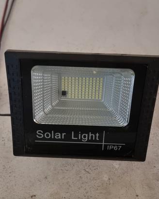luce LED solare + pannello 