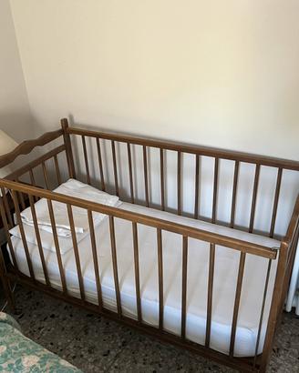 Lettino con sponde per bambini