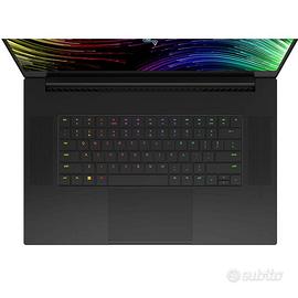 Razer Blade 17 17.3" FullHD Intel Core i7-12800H 1