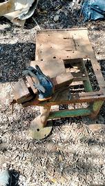 Banco lavoro fabbro vintage con mosa antia