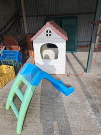 Scivolo e casetta da giardino per bambini