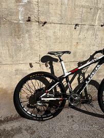 Trek Superfly 9.9 Carbon 29”