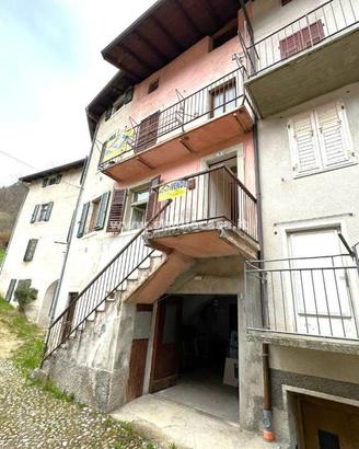 Casa indipendente di 130 m² con 4 locali e box aut