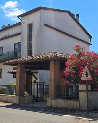 Palazzo / Edificio a Guardea