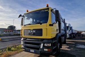 Man compattatore per rifiuti