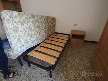Mobili usati per studenti, ritirabili in loco