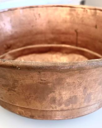 Antico paiolo in rame