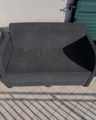 Divanetto da giardino