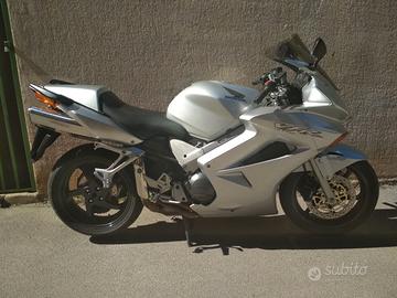 Honda VFR V-TEC 800