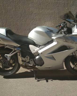 Honda VFR V-TEC 800