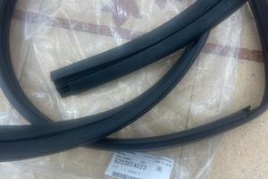 Quarnizioni sportelli subaru libero E12 4WD