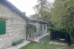 2 LOCALI A PREDAPPIO