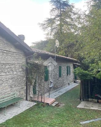 2 LOCALI A PREDAPPIO