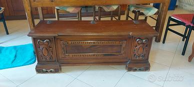Cassapanca contenitore in legno in arte povera