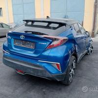 Toyota CHR 2017 Hybrid 2ZR-FXE demolita per ricam