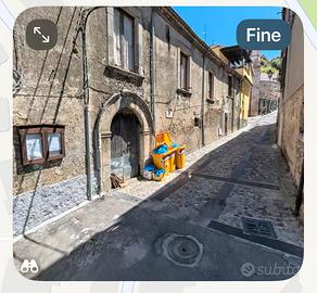 Intero stabile 800 mq + 400 suolo edificabile