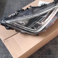 faro dx Seat arona 2024