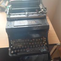 MACCHINA DA SCRIVERE ADLER