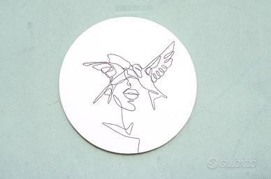 Disegno su legno. Ragazza Donna Natura e fantasia