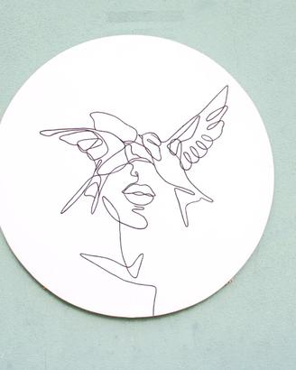Disegno su legno. Ragazza Donna Natura e fantasia